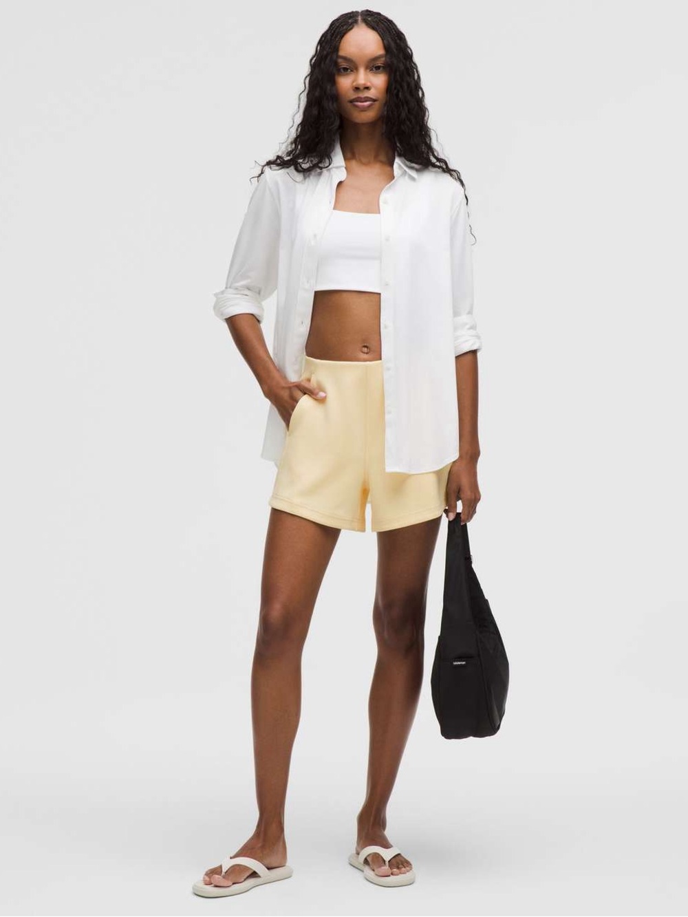 Lululemon Softstreme Kick-Flare Mid-
Rise Short 4" Butter Cream size 6 new